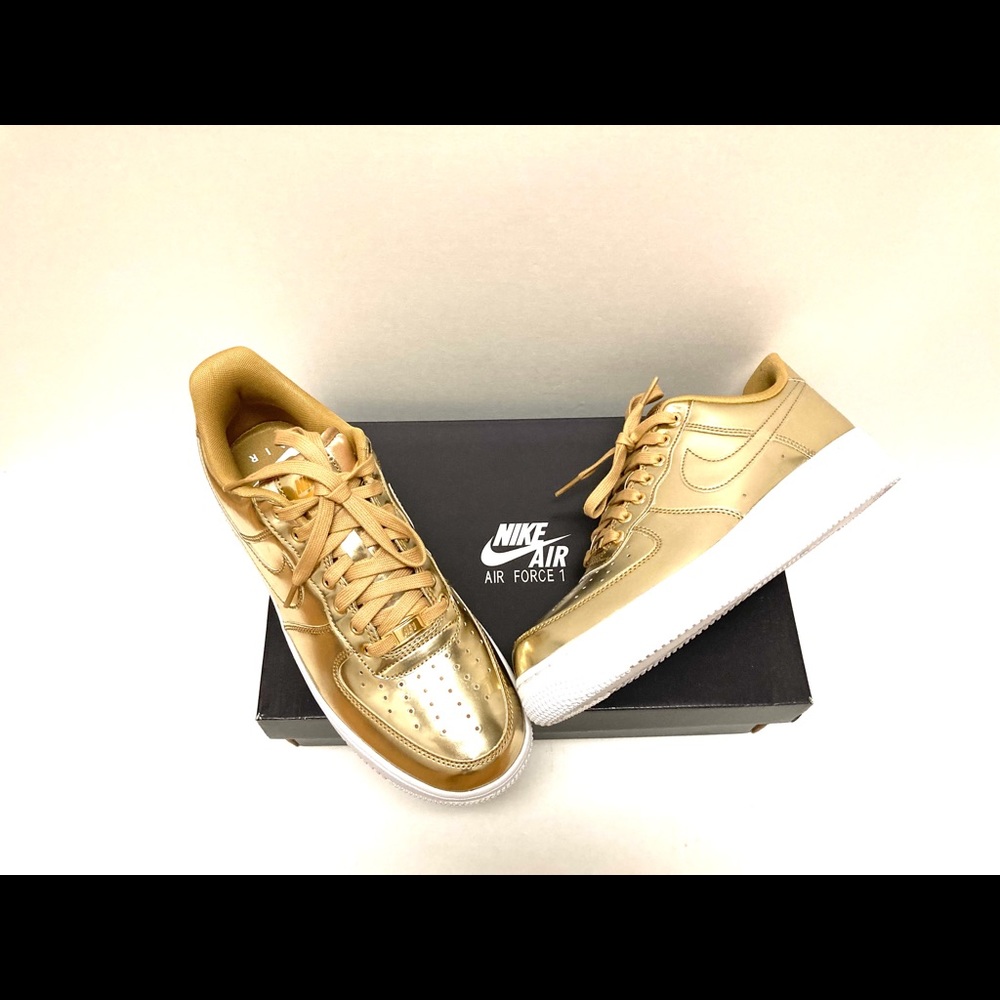 Nike Air Force 1 SP Metallic Gold White Men Size 8 CQ6566-700 Women Size 9.5